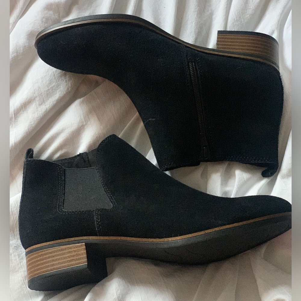 White Mountain Black Ankle Boots